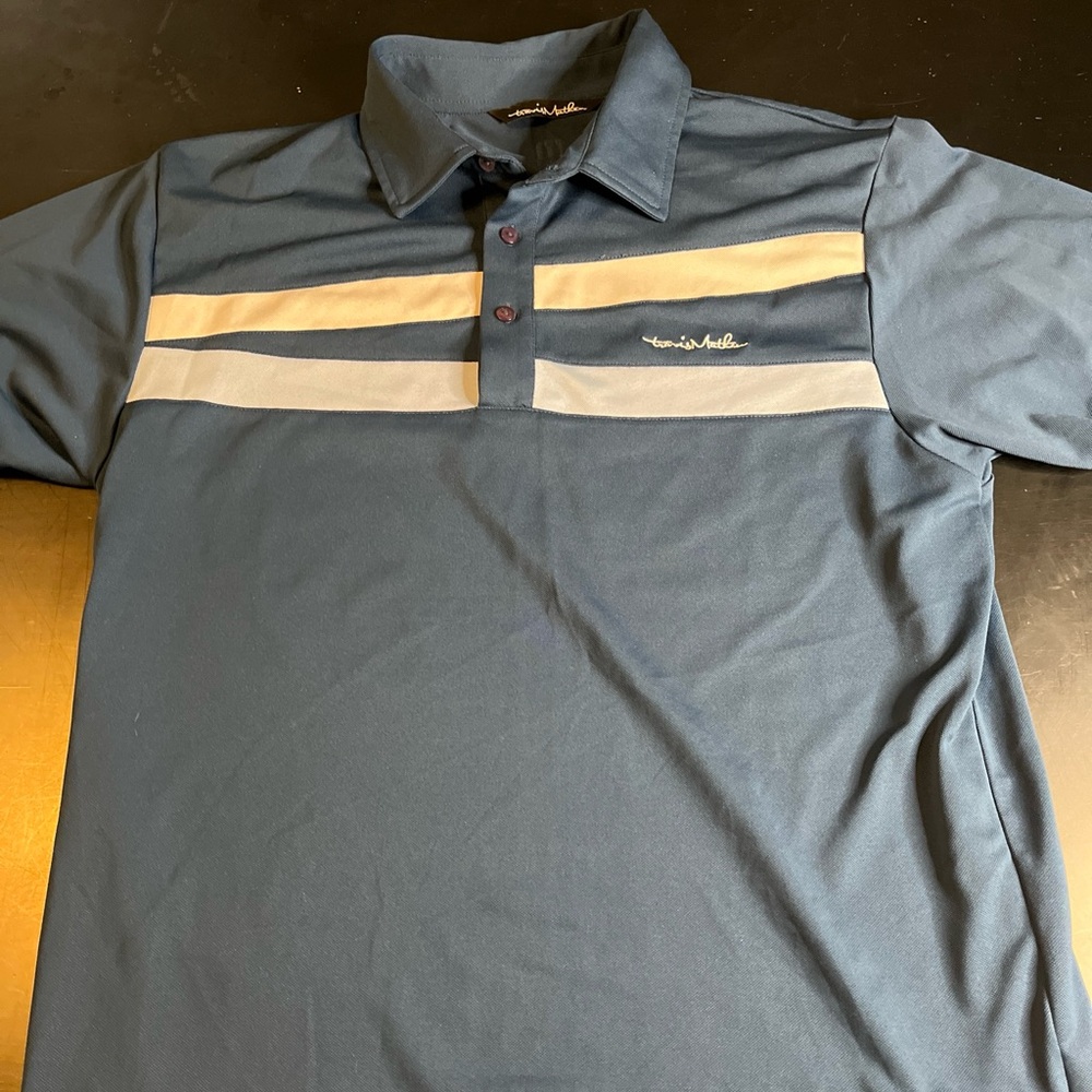 Travis Mathew Short Sleeve Polo Shirt Men's Size Medium Purple Golf Performance